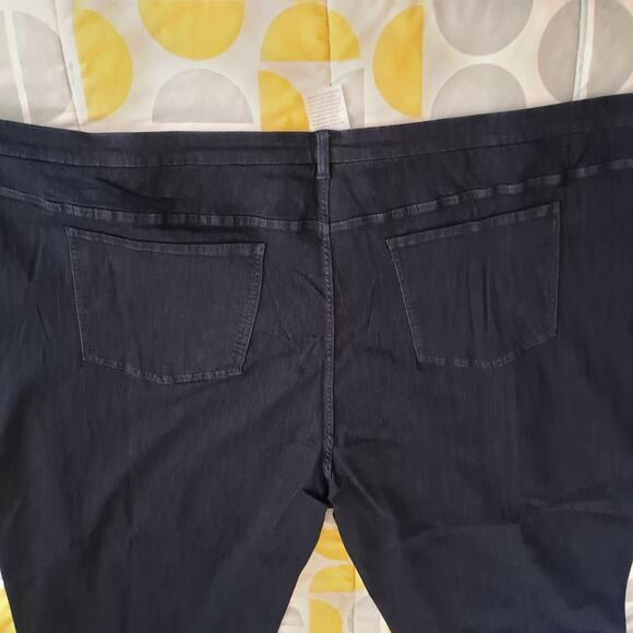 NWT Universal Standard Flare Sava High Rise 34" Jeans Dark Indigo Womens Size 40 - Picture 10 of 16